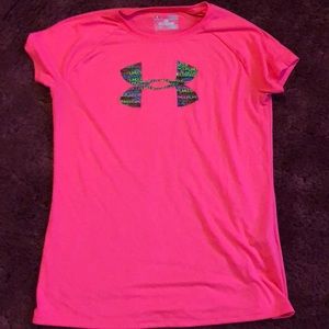 Girls under Armour t shirt